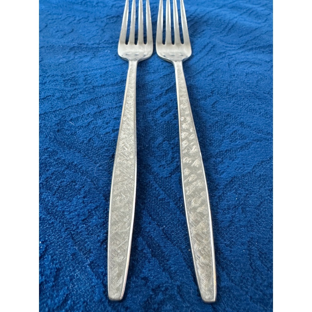 1847 Rogers Bros Carino Silverplate Dinner Forks MCM Textured Set of 2